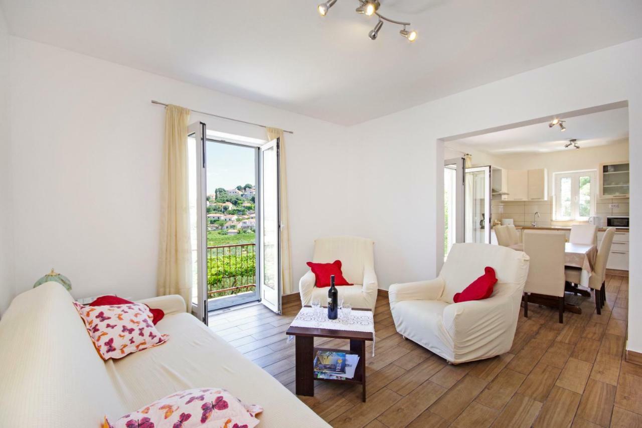 Kuca Za Odmor Toni Apartment Postira Luaran gambar